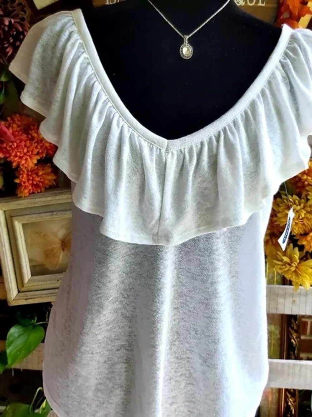 Old Navy on/off shoulder ruffle short sleeve top size small